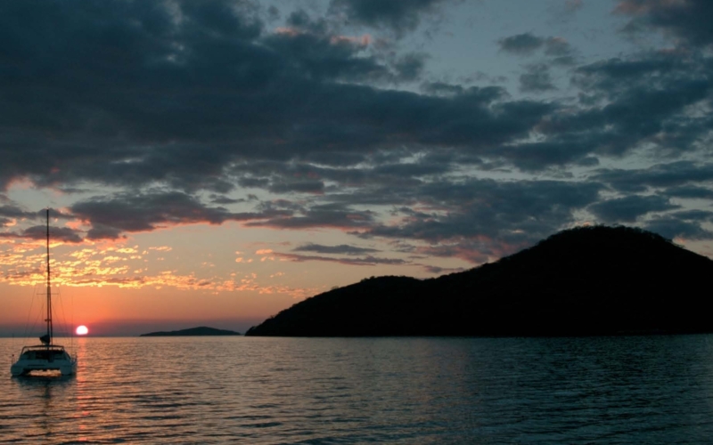Fig. 1a Sunset at Cape Maclear